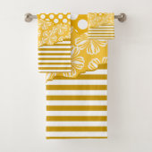 Joyful Stripes Floral Polka Dot Layered Yellow Bad Handdoek (Insitu)