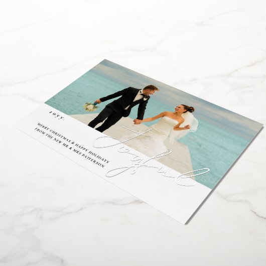 Joyful Wedding Mr & Mrs First Kerstfoto Folie Uitnodiging (Gedraaid)