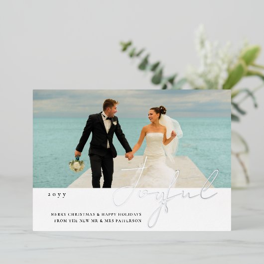 Joyful Wedding Mr & Mrs First Kerstfoto Folie Uitnodiging (Staand Voorkant)