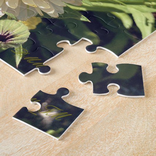 Joyful Yellow flower puzzle. Legpuzzel (Zijkant)