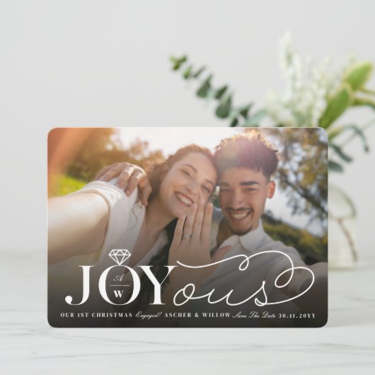 Joyous Diamond Ring Monogram Foto Opslaan De Datum Feestdagenkaart (Staand voorkant)