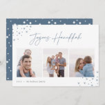 Joyous Sketch | Hanukkah Photo Collage Feestdagenkaart<br><div class="desc">Verstuur Hanukkah begroetingen naar vrienden en familie in chique stijl met onze elegante fotokaarten. De kaart is ontworpen om drie van uw favoriete foto's aan zij te plaatsen in een collage formaat, en bevat "joyous Hanukkah" in casual handgeschetste scriptletters, voorzien van handgetekende sterren aan de hoeken. Pas aan met je...</div>