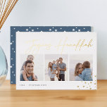 Joyous Sketch | Hanukkah Photo Collage Folie Feestdagenkaart<br><div class="desc">Verstuur Hanukkah begroetingen naar vrienden en familie in chique stijl met onze elegante fotokaarten. De kaart is ontworpen om drie van uw favoriete foto's naast elkaar te plaatsen in een collage formaat, en bevat "joyous Hanukkah" in casual handgeschetst script met gouden folie, dat voorzien is van met de hand getekende...</div>