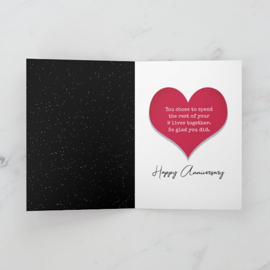 Jubilea katten met hartjes op het hek kaart (Binnen)