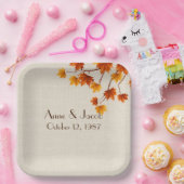 Jubileum herfst lekt op schoot papieren bordje (Feest)