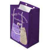 Jubileum Katten op Paars Medium Cadeauzakje (Voorkant Gekanteld)