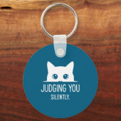 Judging You Silently - Funny Cat  Sleutelhanger (Voorkant)
