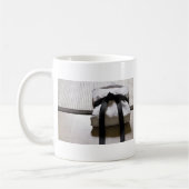 Judo Gi over Tatami mat Koffiemok (Links)