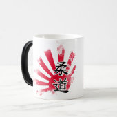 Judo Kanji - Rising Sun Magische Mok (Voorkant links)