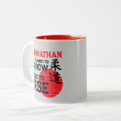 Judo - Trained to Throw - Built to Rise Tweekleurige Koffiemok (Voorkant links)