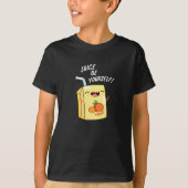 Juice be Yourself Funny Oranje Juice Pun Dark BG T-shirt (Voorkant)