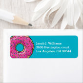 Juicy Delicious Pink Sprinsed Donut Etiket (Insitu)