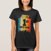 Juli 1 Beperkte Uitgave Juli 1e Dag Maand 7 Retro T-shirt (Voorkant)