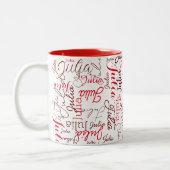Julia Custom Red Script Name herhaald overal Tweekleurige Koffiemok (Links)