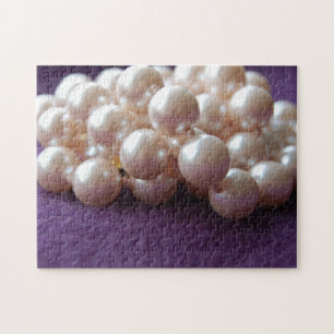 Jumble of Pearls on Paars Puzzle Legpuzzel