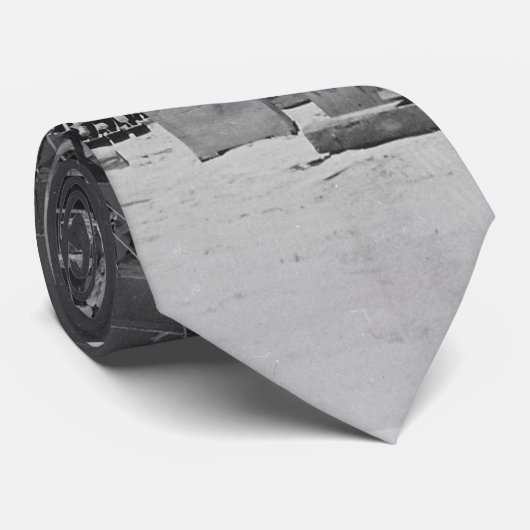 Jumbo Atomic Bomb geplaatst voor Trinity Test Stropdas (Opgerold)