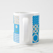 Jumbo Coffee Mok: Daisychains, Faux Patchwork Grote Koffiekop (Achterkant)
