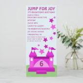 Jump for Joy Bounce House Birthday Uitnodiging (Staand voorkant)