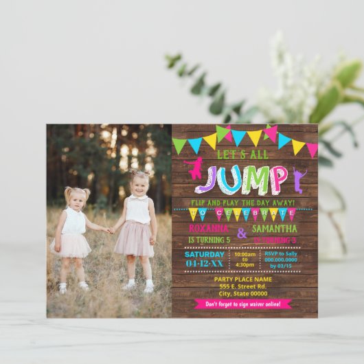 Jump verjaardag trampoline gecombineerd roze feest kaart (Staand voorkant)