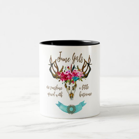 June Girls zijn zonneschijn. Boho Skull Bohemian Tweekleurige Koffiemok (Center)