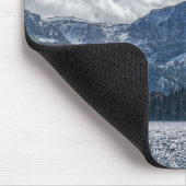 June Lake & Carson Peak with Encroaching Storm Muismat (Hoek)