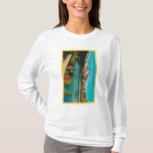 June Lake in the High SierraMono County, CA T-shirt (Voorkant)