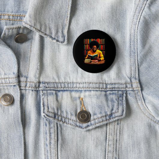 Juneteenth Black Man Reading Books  Ronde Button 5,7 Cm (In situ)