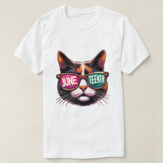 Juneteenth Cool Cat – Zonnebrillen & Vrijheid T-shirt (Design voorkant)