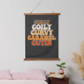 Juneteenth Curly Coily Curvy Caramel Cutie Hangend Wandkleed (Slaapkamer)