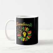 Juneteenth Flag Fist Daisy 1865 Black Pride Afrika Koffiemok (Links)