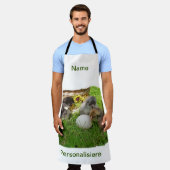 junge hühnchen mit eiern im gras schort (Gedragen)