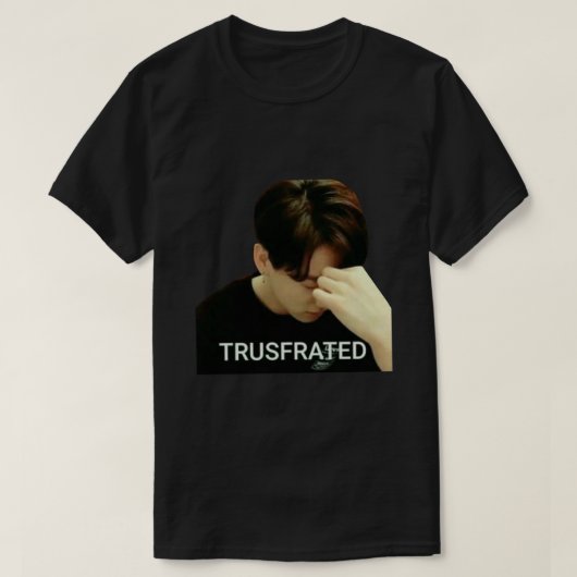 jungkook is zo TRUSFRATED!!! Sticker.png T-shirt (Design voorkant)