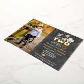 Jungle Schoolbord Twee Wilde Foto Echt Goud Folie Uitnodiging (Gedraaid)