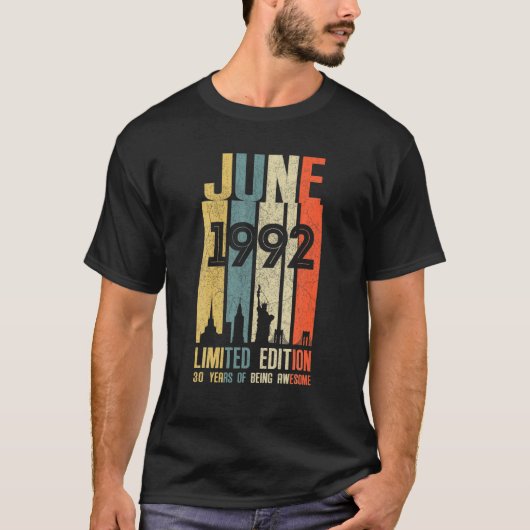 Juni 1992 30 Birthday 30 jaar oud 1992 Birthday Vi T-shirt (Voorkant)