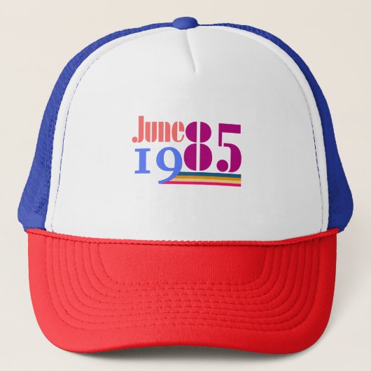 Juni '85 Bold Retro Plus Maat T-shirt Trucker Pet (Voorkant)