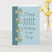 Juni Verjaardag Kaart voor Vrouw: Dogroses op blau (Gele Bloem)