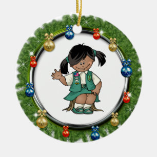 Junior Dark Skin Pine Wreator met siervoorwerpen Keramisch Ornament