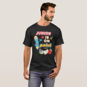 Junior is op punt potlood samen Kind student thee T-shirt (Voorkant volledig)