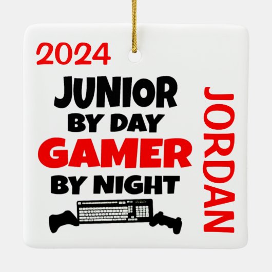 Junior speelt graag videogames keramisch ornament (Achterkant)