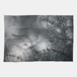 Juniper Dark Moody Floral Natuur Foto Theedoek