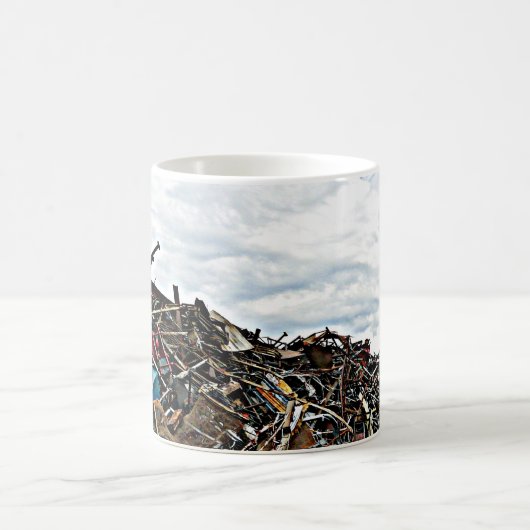 Junk Yard Sshit Metal in Depot Koffiemok (Center)