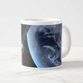 Juno ruimtevaartuig tijdens zijn Earth Flyby Grote Koffiekop (Voorkant rechts)