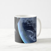 Juno ruimtevaartuig tijdens zijn Earth Flyby Koffiemok (Voorkant rechts)