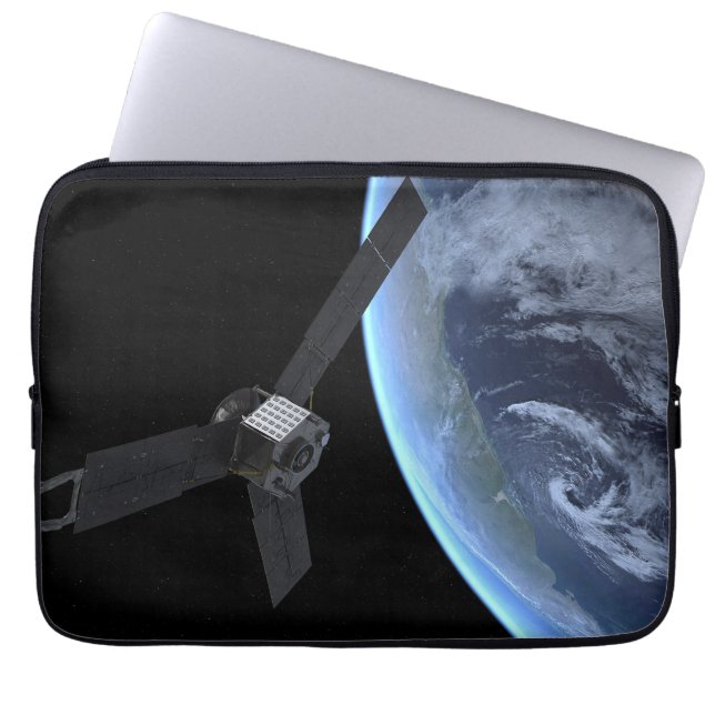 Juno ruimtevaartuig tijdens zijn Earth Flyby Laptop Sleeve (Voorkant)