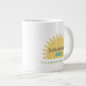 JuNoWriMo 2022 Jumbo-Mok Grote Koffiekop (Voorkant rechts)