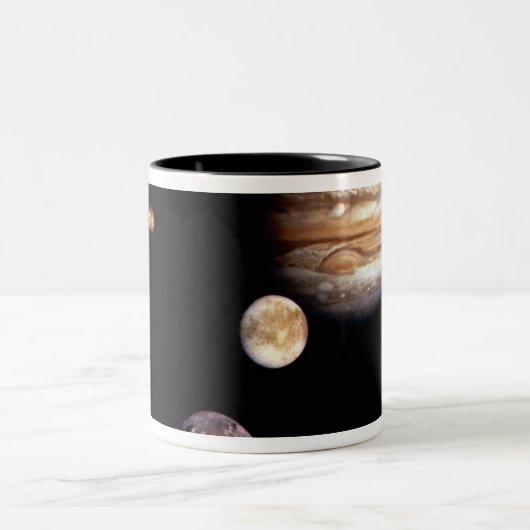 Jupiter en zijn Moons Tweekleurige Koffiemok (Center)