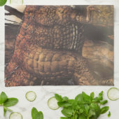 Jurassic Journey: dinosaurus in zijn natuurlijke h Theedoek (Gevouwen)