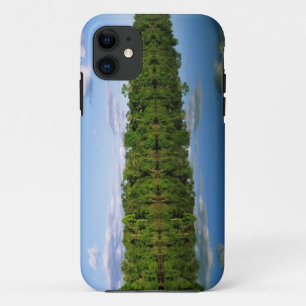 Juruena, Brazilië. Beboste oever weerspiegeld Case-Mate iPhone Case
