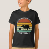 Just a boy who loves capybaras t-shirt (Voorkant)