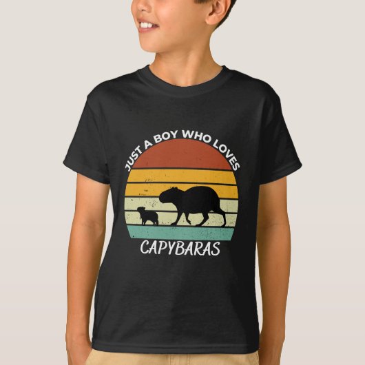 Just a boy who loves capybaras t-shirt (Voorkant)